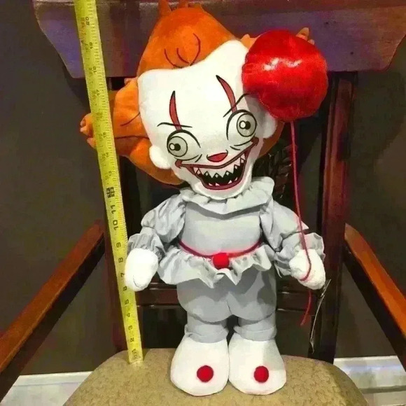 NWT IT movie 22" Pennywise Haloween Door Greeter - Picture 3 of 4